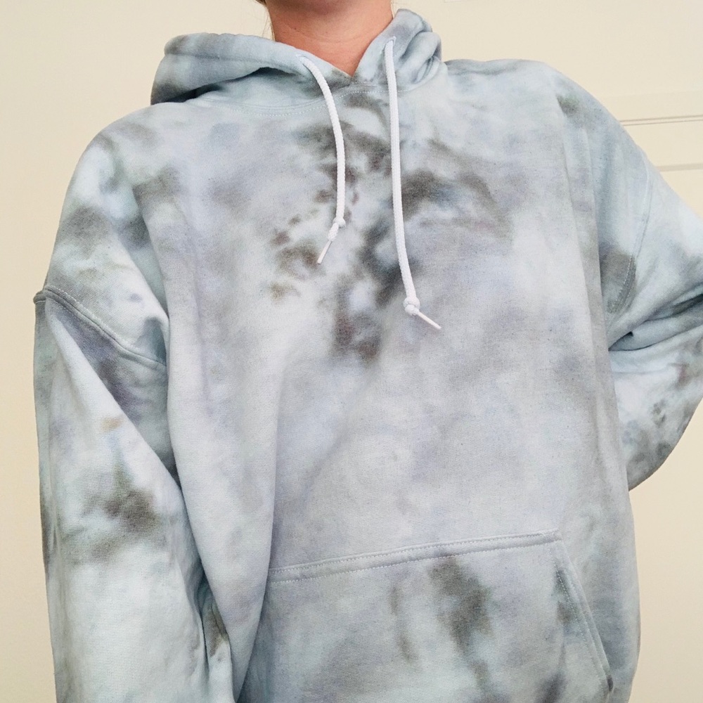 BLACK/GREY TYE DYE SWEATSHIRT